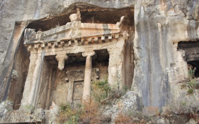 More ruins and HISTORY (King tombs, st nicholas)